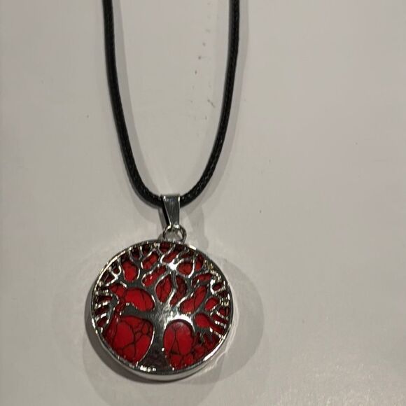 Elegant Silver and Red Pendant Necklace - Picture 1 of 5